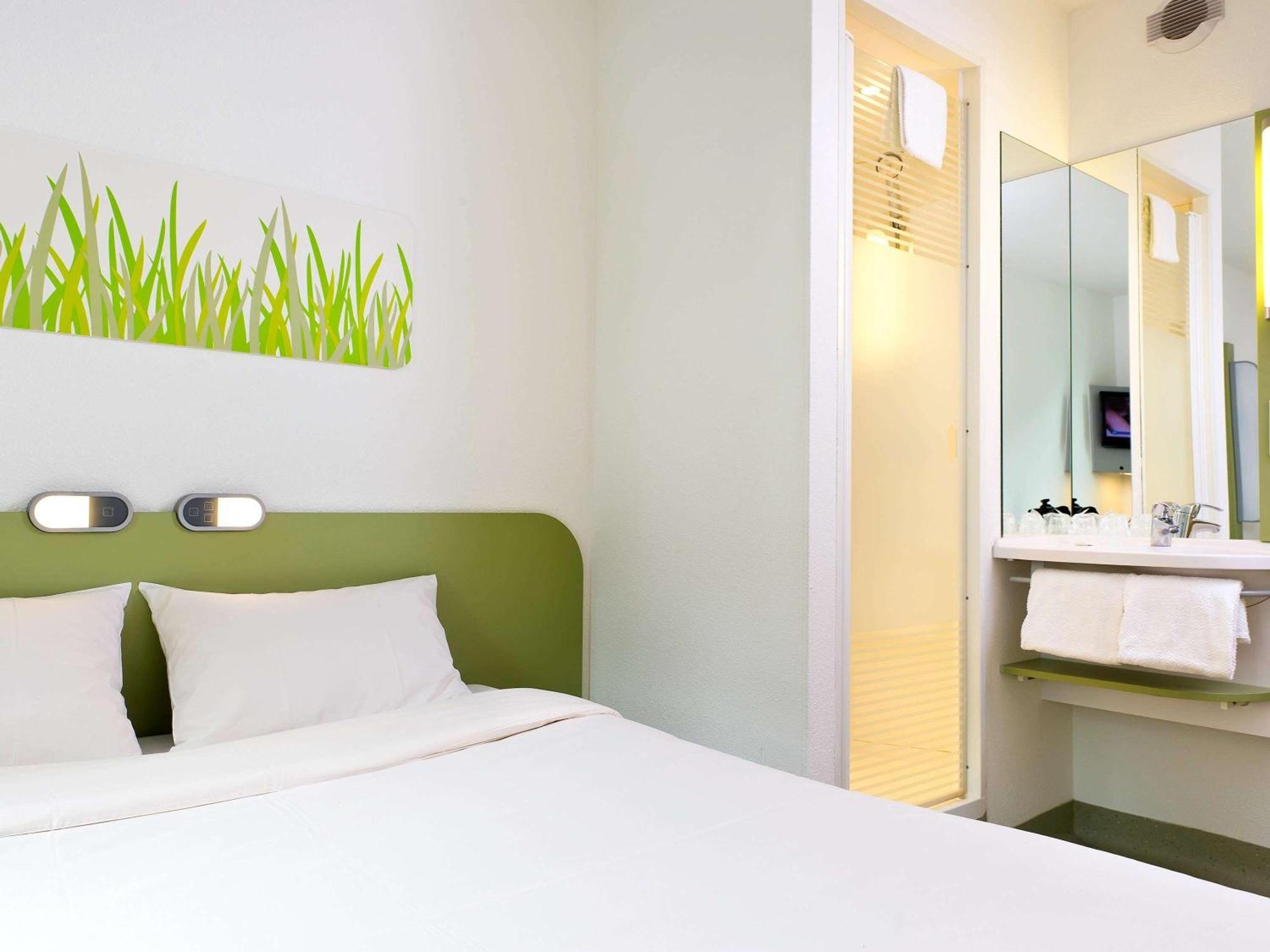 ibis budget Valenciennes Petite-Forêt Exterior foto