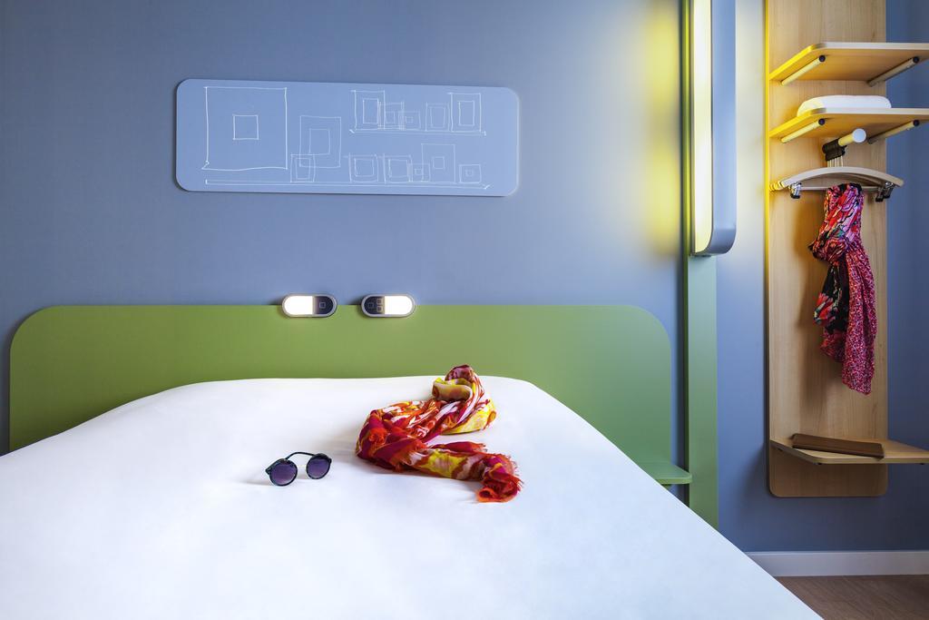 ibis budget Valenciennes Petite-Forêt Exterior foto
