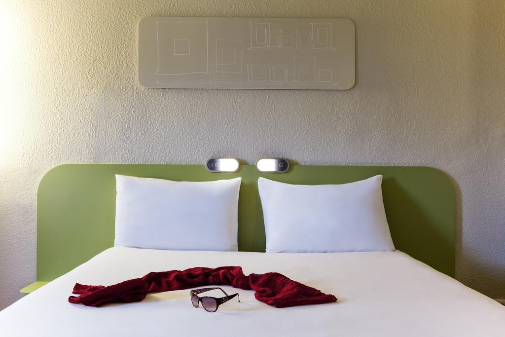 ibis budget Valenciennes Petite-Forêt Exterior foto