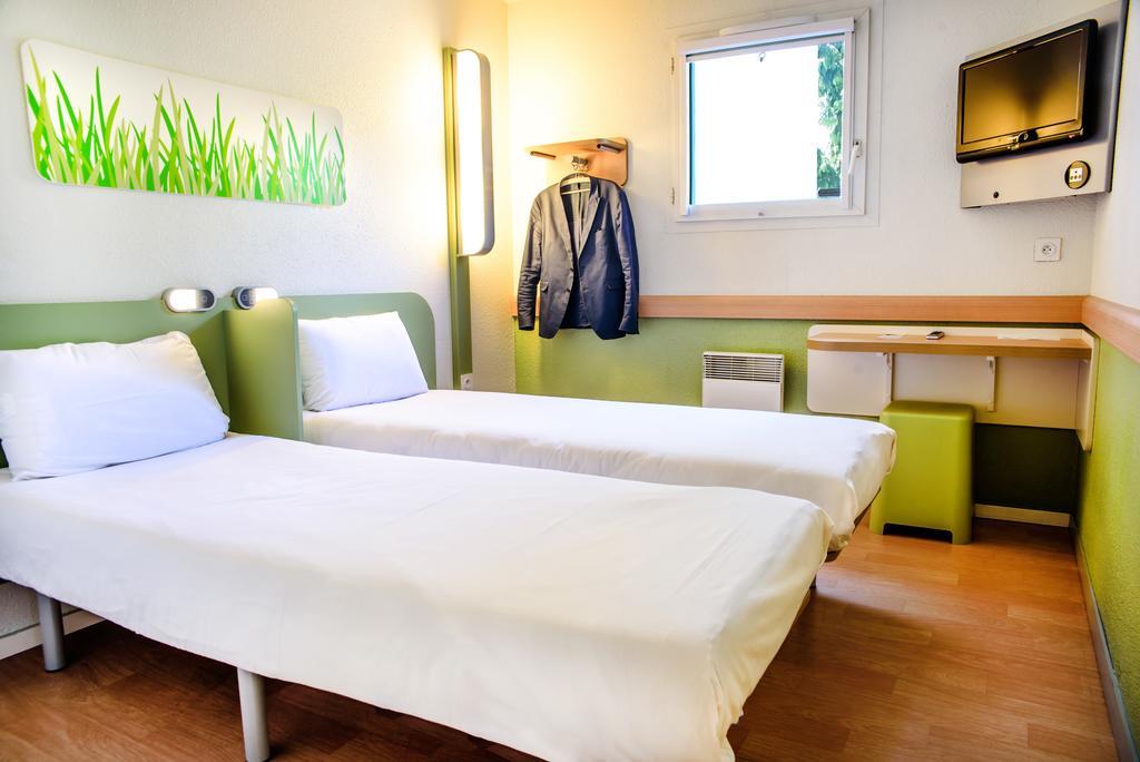 ibis budget Valenciennes Petite-Forêt Exterior foto
