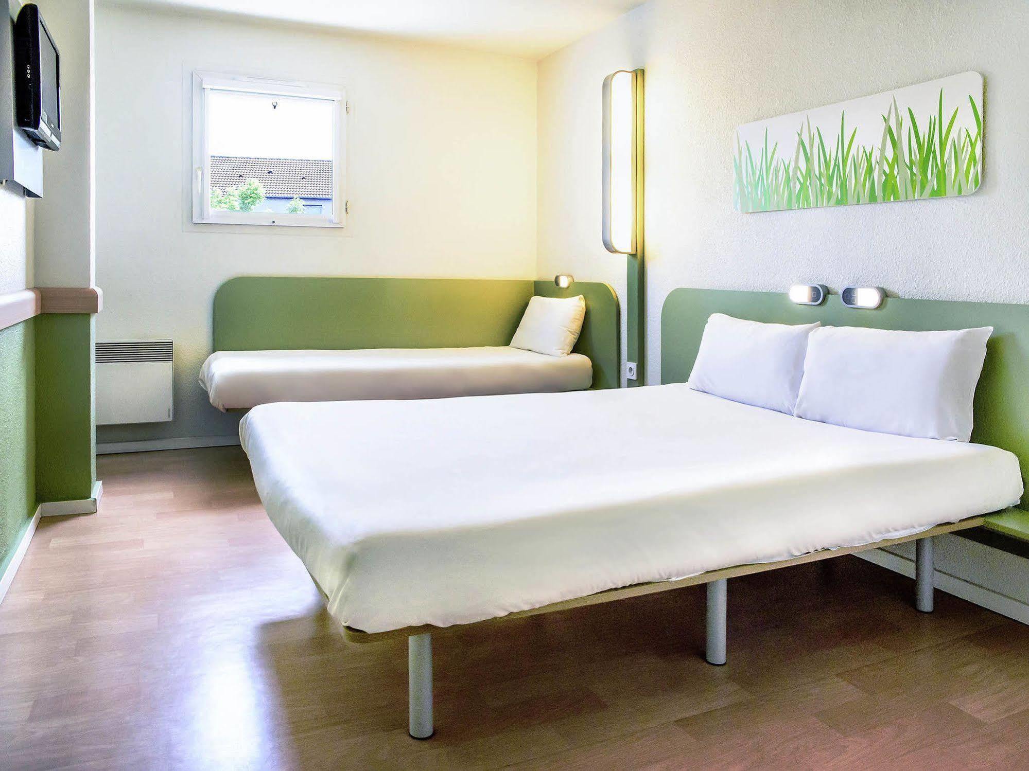 ibis budget Valenciennes Petite-Forêt Exterior foto