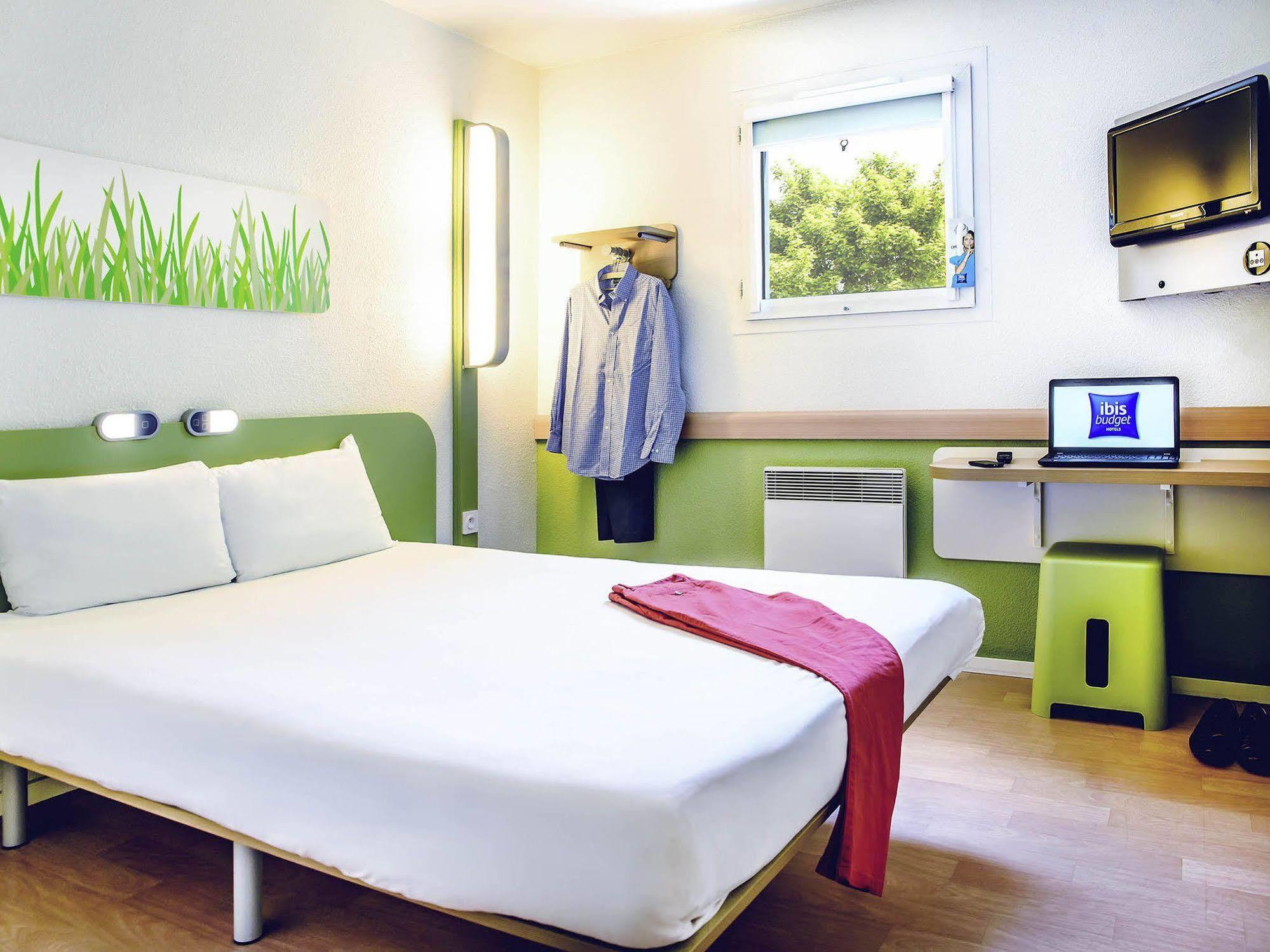 ibis budget Valenciennes Petite-Forêt Exterior foto