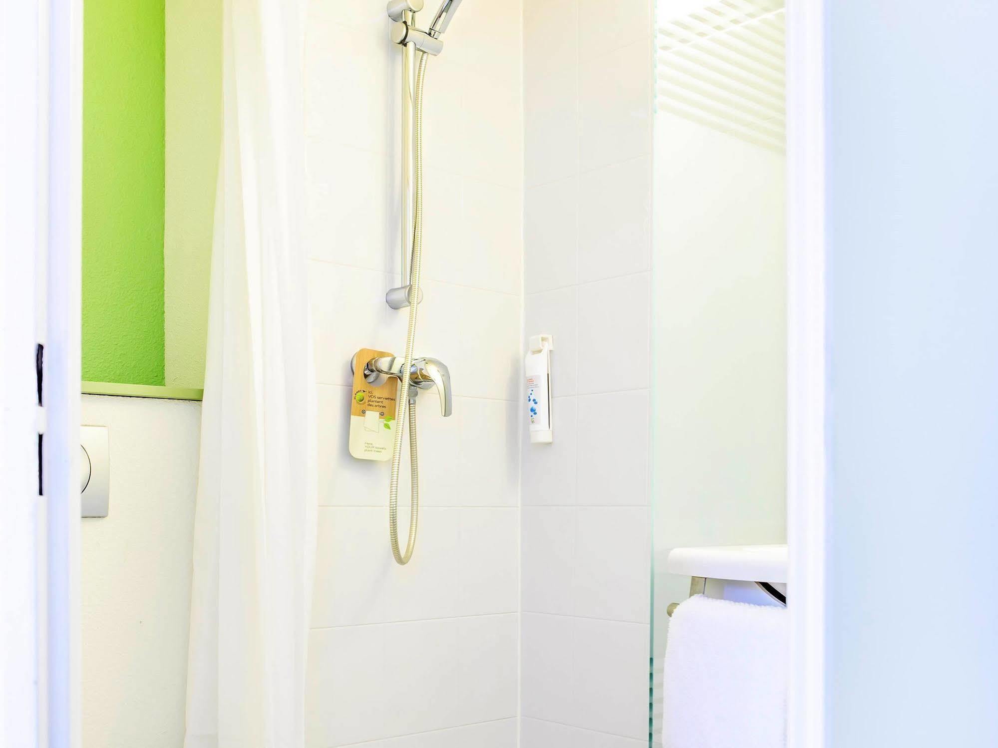 ibis budget Valenciennes Petite-Forêt Exterior foto